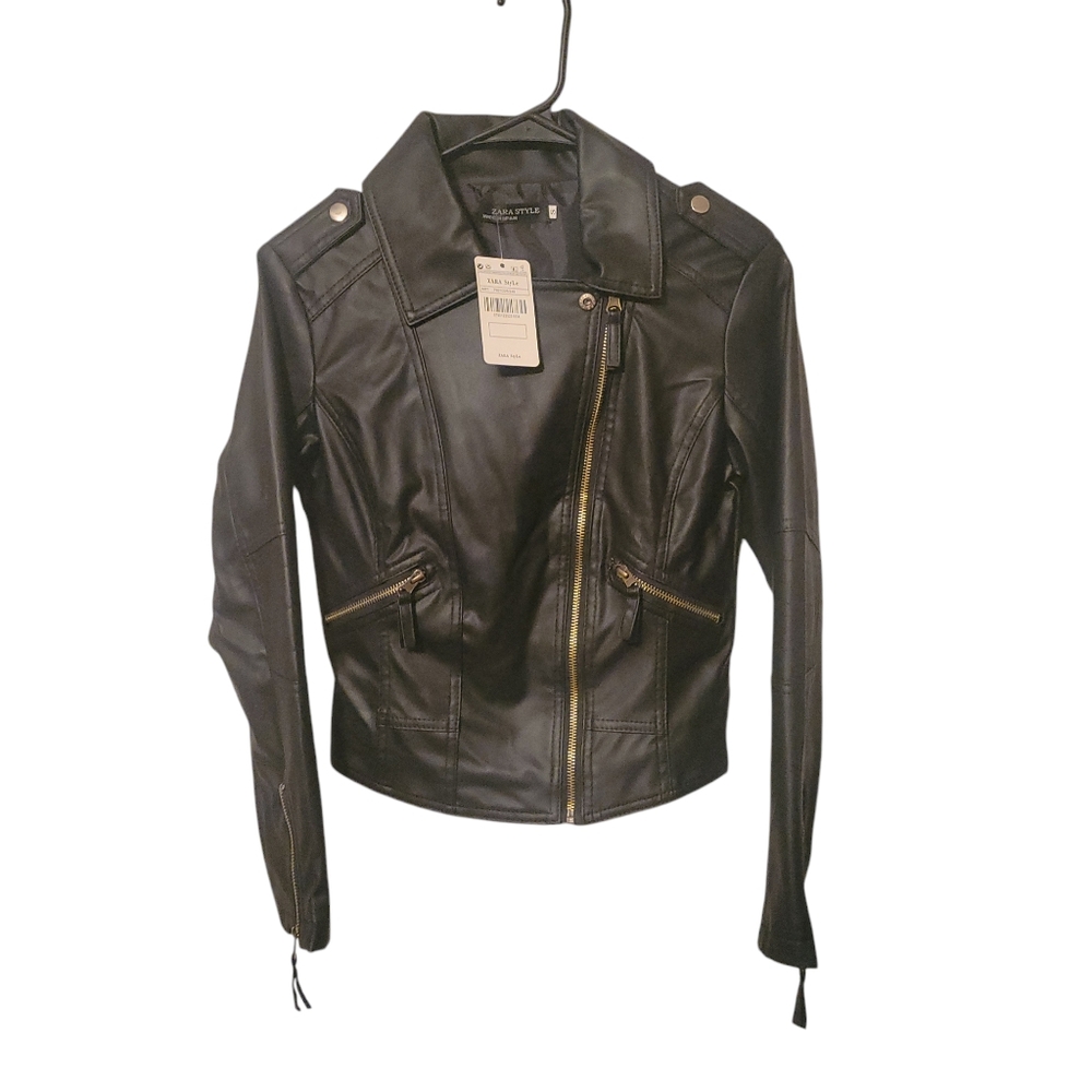 NWT Black Faux Leather Moto Jacket Gold Zip Cropped Biker Small Edgy Chic